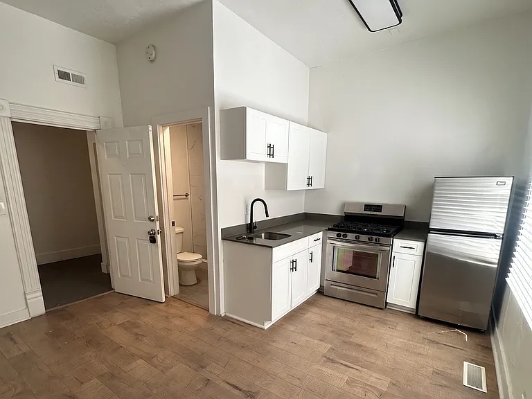 Council Crest Apartments — Photo 26