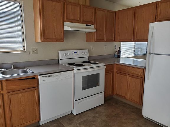 2nd image of 18789 Eisenhower Cir