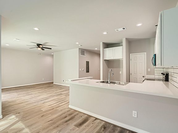 3rd image of 12565 Melville Dr #324
