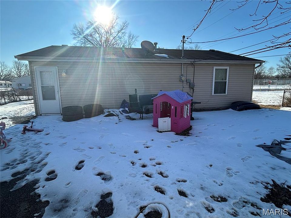 2nd image of 507 Saint Lucy Ct