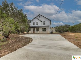 360 Caveside Dr, Canyon Lake, TX 78133