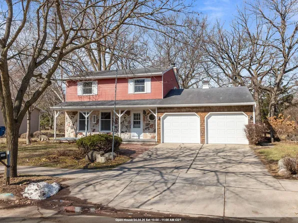 1645 Crestview Dr, Oshkosh, WI 54904