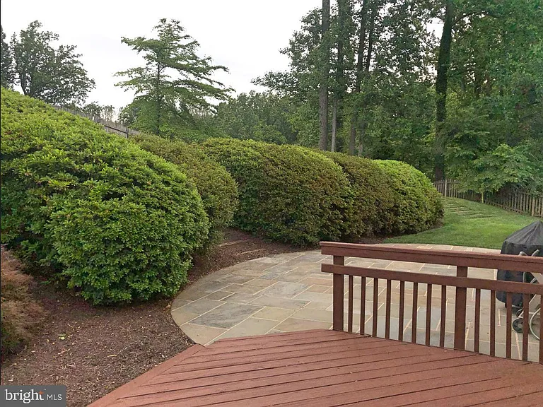 7327 Yates Ct — Photo 33