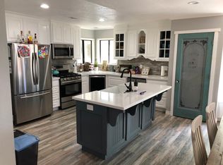 30076 Pixie Dr, Running Springs, CA 92382