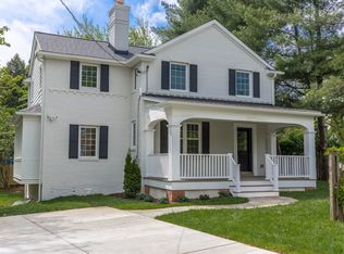 8902 Ridge Pl, Bethesda, MD 20817