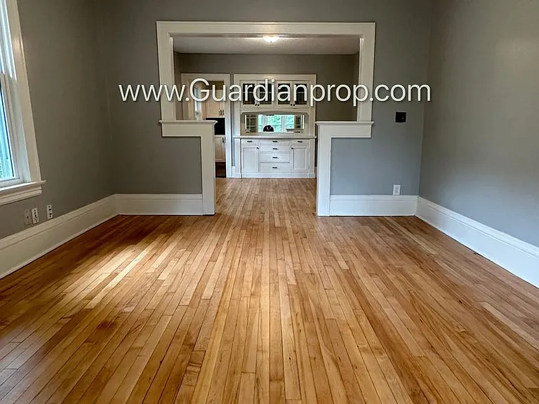 2316-2318 Harriet Avenue S — Photo 3