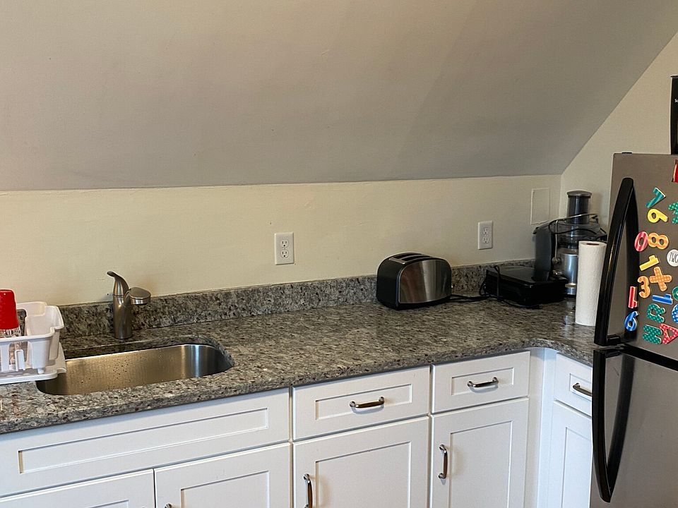 1st image of 147 Essex St #3