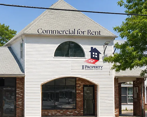 319 Pocasset Ave Photo 1