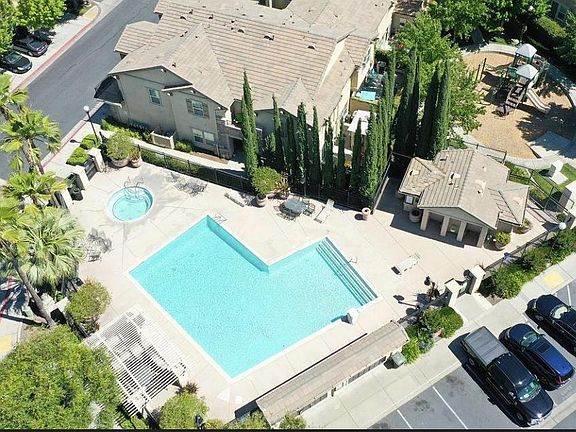 3rd image of 3301 N Park Dr Unit 315