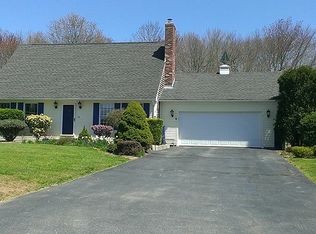 10 Anna Dr, Hope Valley, RI 02832