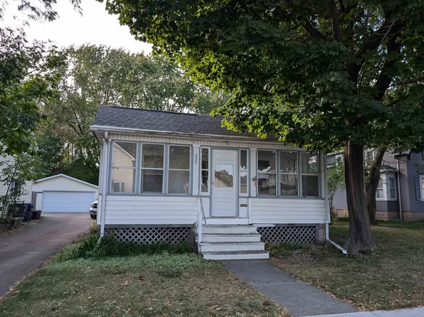 609 Isabella St, Neenah, WI 54956