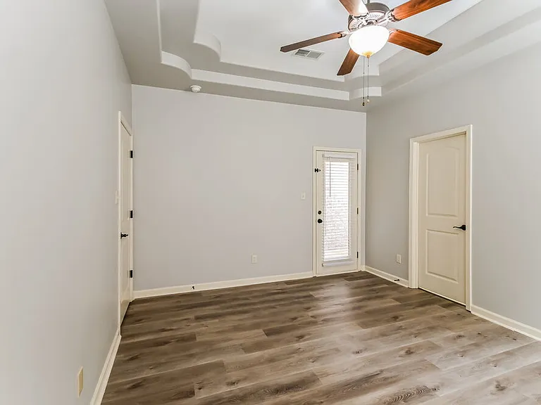 305 Garden Springs Dr — Photo 13