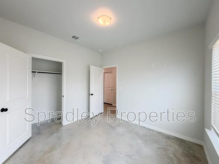 303A Juniper Dr — Photo 3