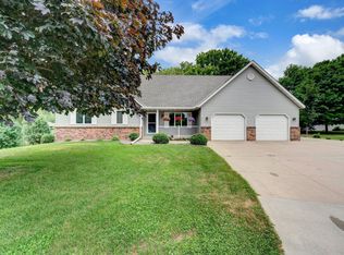 6512 Bonner Ct, Inver Grove Heights, MN 55076