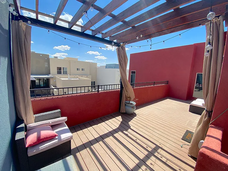 4004 Camelot Hts #B — Photo 35