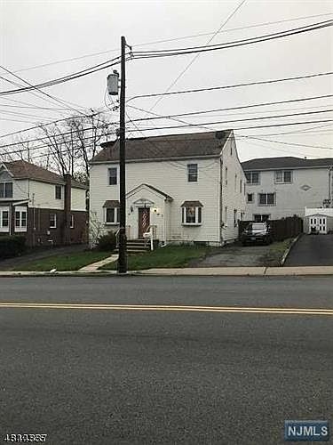1st image of 17 Centre St Unit 17