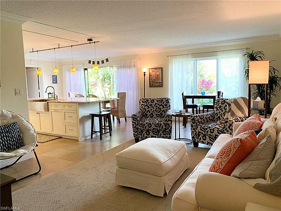 2nd image of 423 Meadowlark Ln #423A
