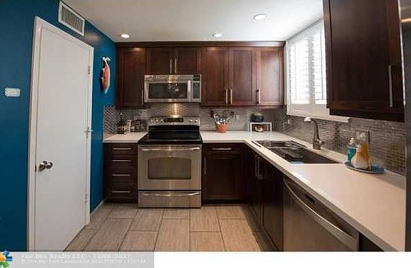 Home For Sale In Victoria Park