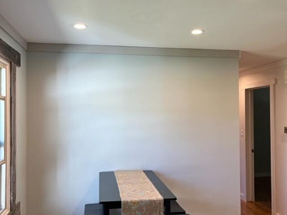 5th image of 2328 Valley Dr
