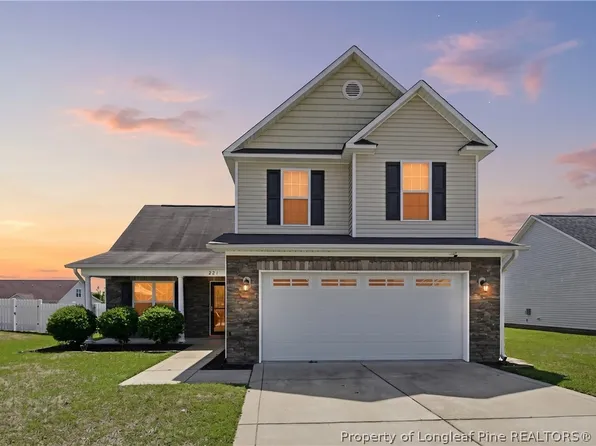 221 Audubon Dr, Raeford, NC 28376