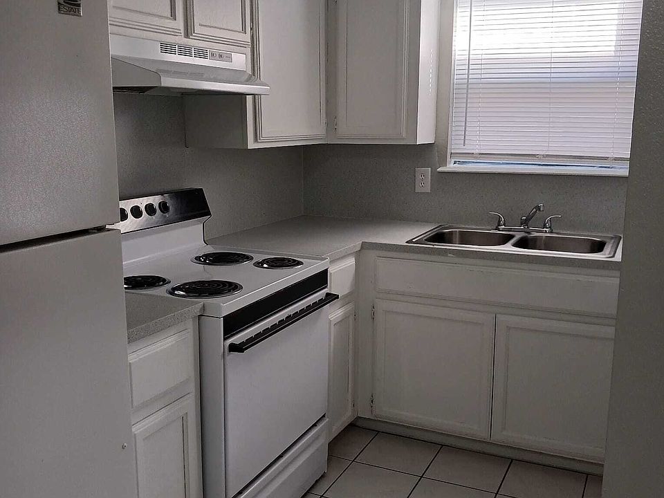 1st image of 2412 W Elisa Ln #17308325