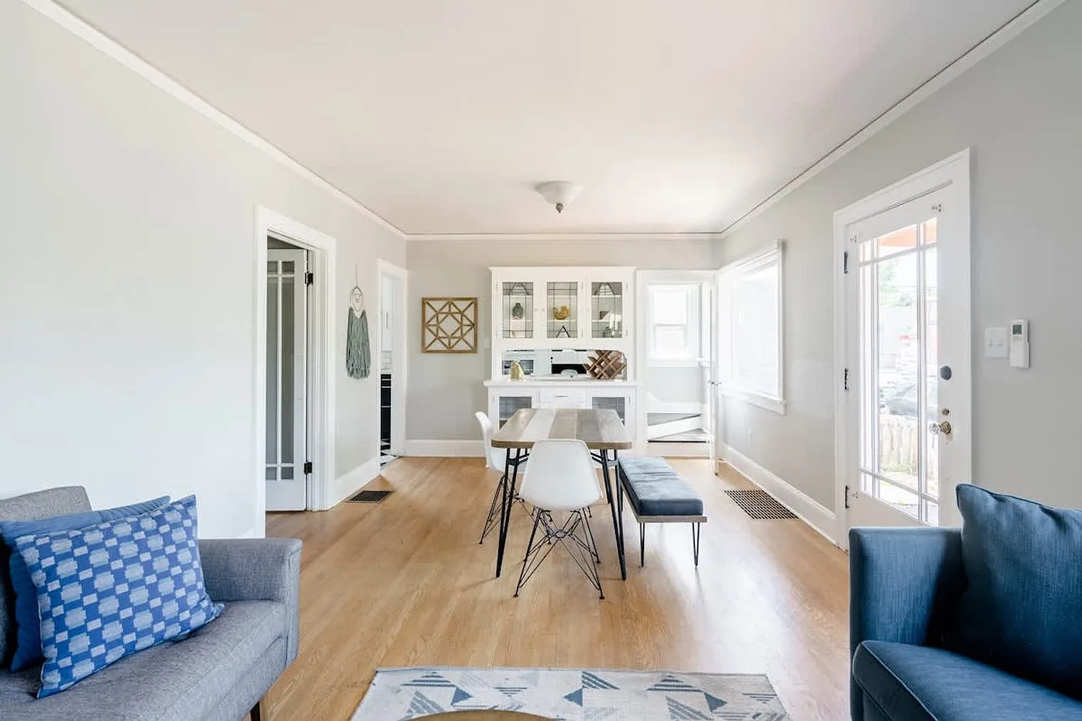 4 bed, 1.0 bath, 2325 sqft, $7,050 — Photo 2