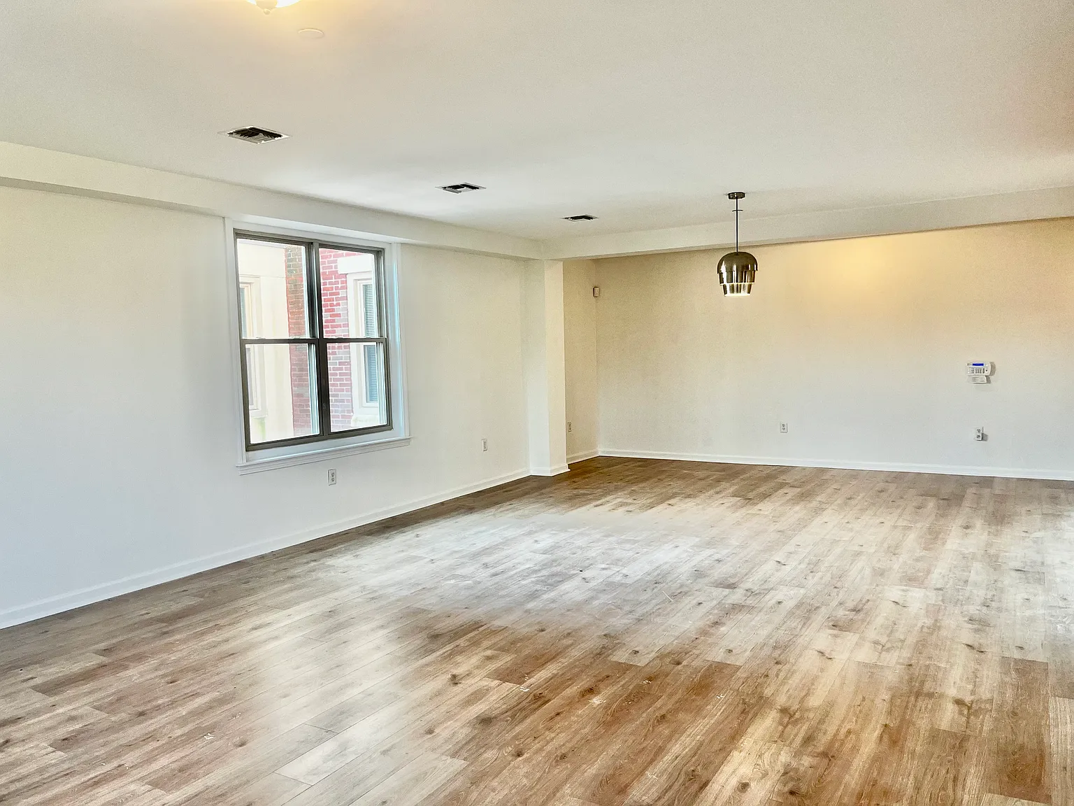 3 bed, 1522 sqft, $2,800 — Photo 2