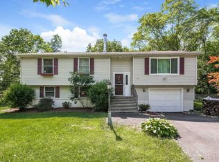 527 Leetown Rd, Stormville, NY 12582