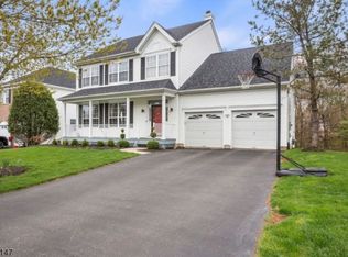 4 Stone House Dr, Whitehouse Station, NJ 08889