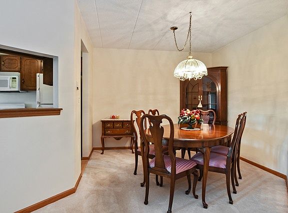 3rd image of 9723 Mill Ct E APT E1