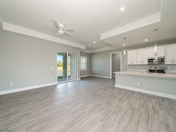 3rd image of 326 NE 20th Terrace Cpe