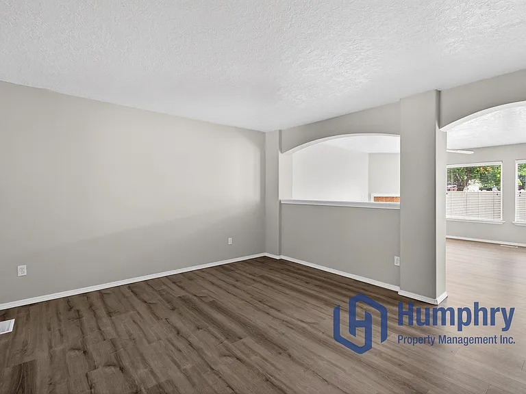1359 E Palermo St — Photo 7