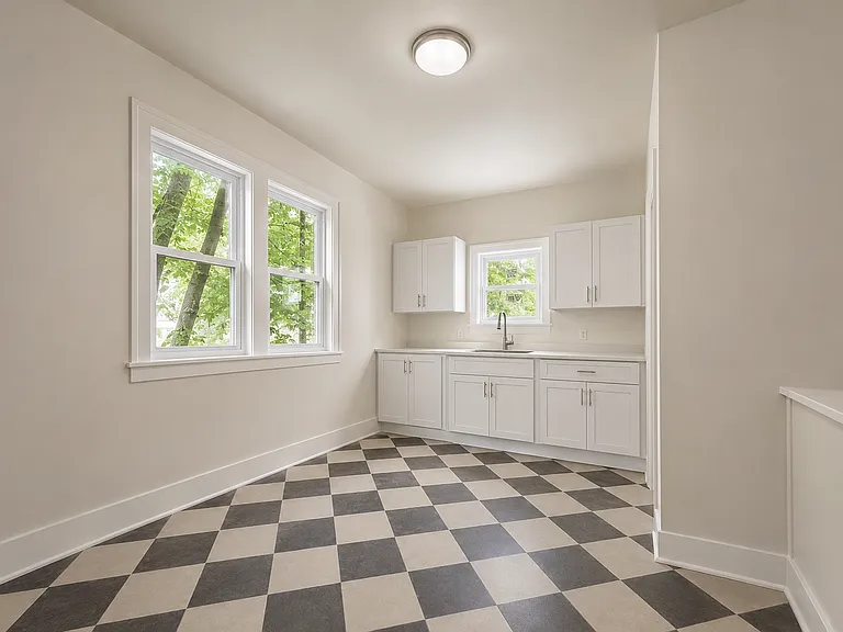 329 Bird Ave #4 — Photo 5