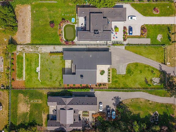 3rd image of 846 Birch Rd