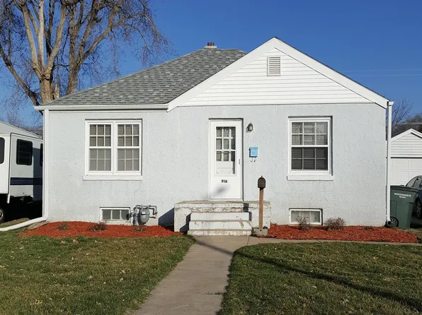 916 Williams Ave, Hastings, NE 68901