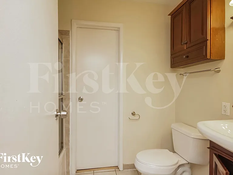 703 E Streamwood Blvd — Photo 13