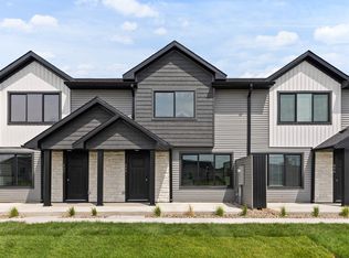598 NE Hart Ln, Ankeny, IA 50021