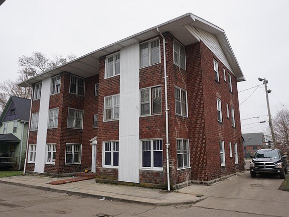 2nd image of 210 Old Orchard Pl