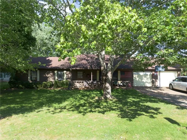 2594 Morgan Lake Dr NE, Marietta, GA 30066