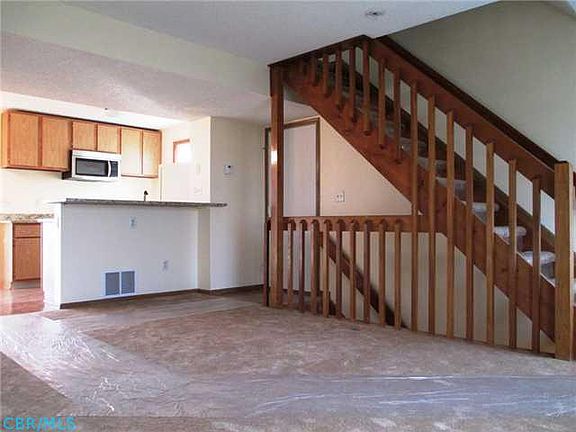 3rd image of 2922 Carlsbad Dr