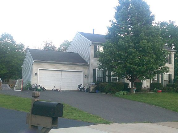 3rd image of 11703 Fort Lee Dr