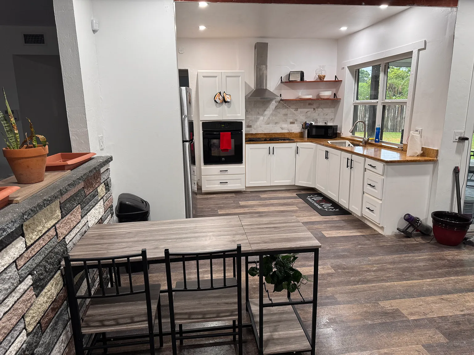 4 bed, 2908 sqft, $5,000 — Photo 2