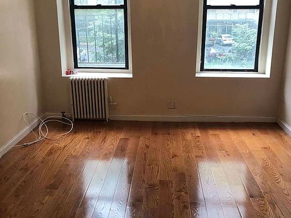 3rd image of 417 E 6th St APT 5C