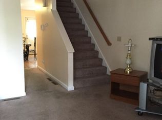 17 Hunt St, Springfield, MA 01108