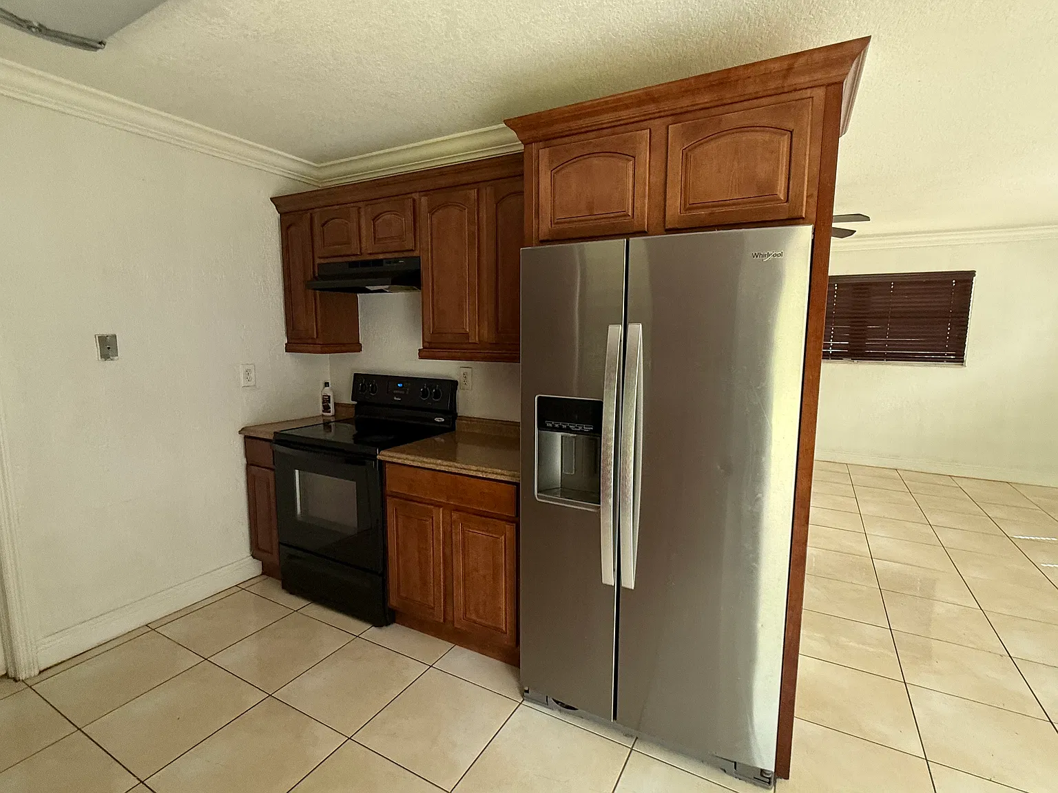 3 bed, 1150 sqft, $3,000 — Photo 2