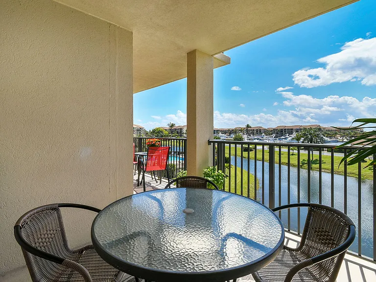 601 Seafarer Cir #304 — Photo 38