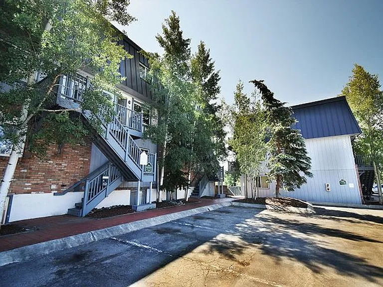 330 E La Bonte St #7 — Photo 16