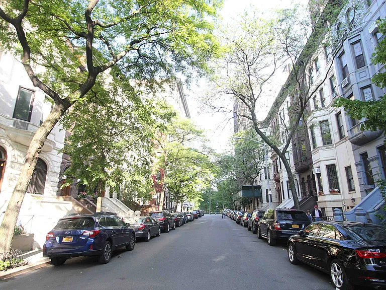 124 W 80th St #4 — Photo 11