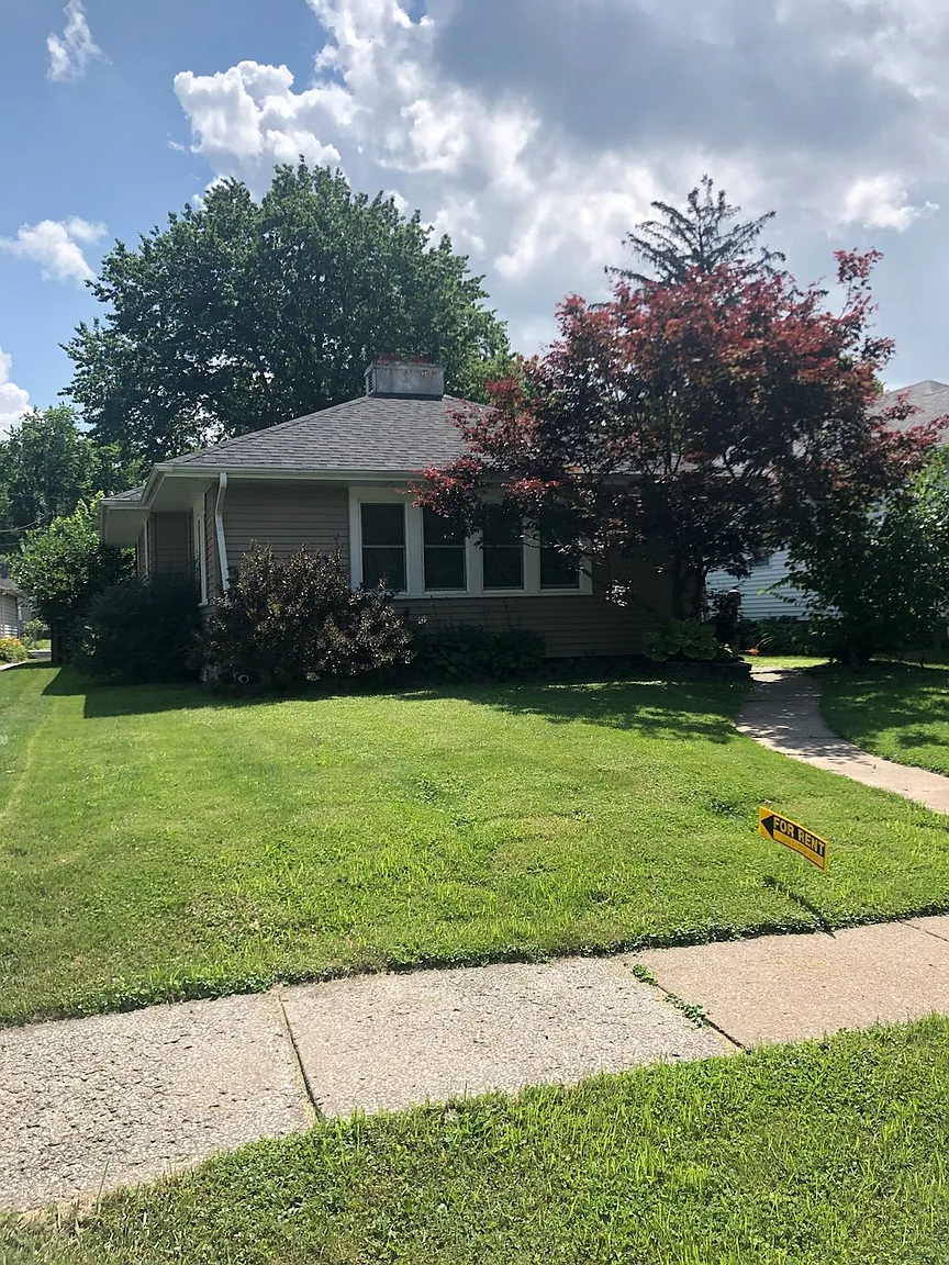 3021 Davenport Ave photo 1
