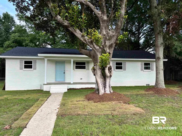 23136 Oak St, Robertsdale, AL 36567